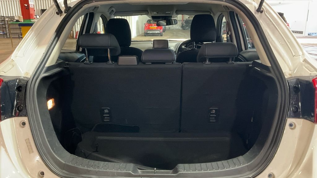 Used Mazda Mazda2 2015 for sale - 77288240: Photo 9