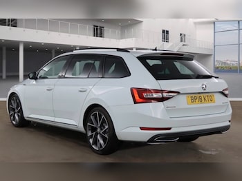 Used Skoda Superb 2018 for sale - 77499111: Photo