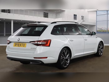 Used Skoda Superb 2018 for sale - 77499111: Photo