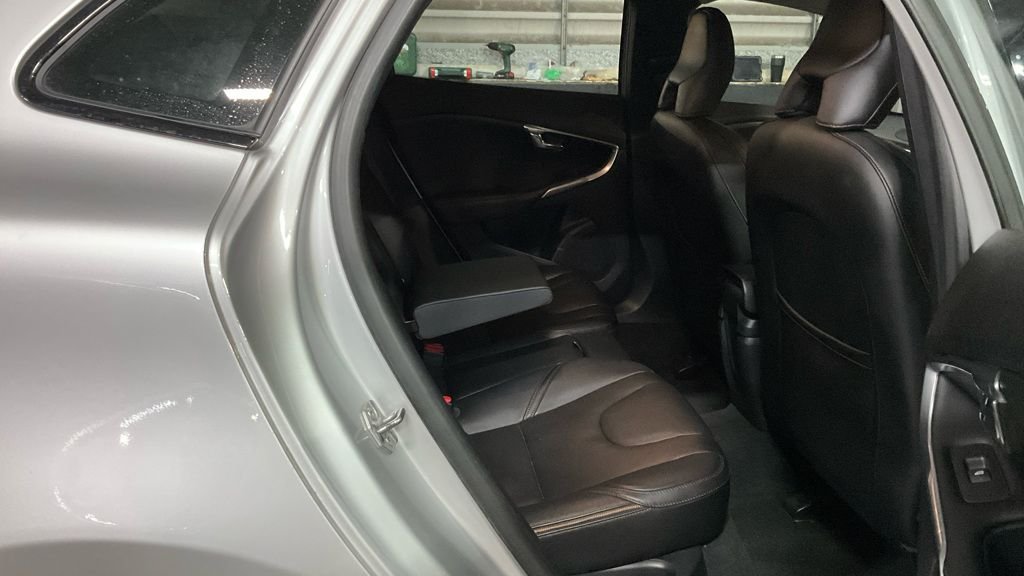 Used Volvo V40 2018 for sale - 77276284: Photo 9