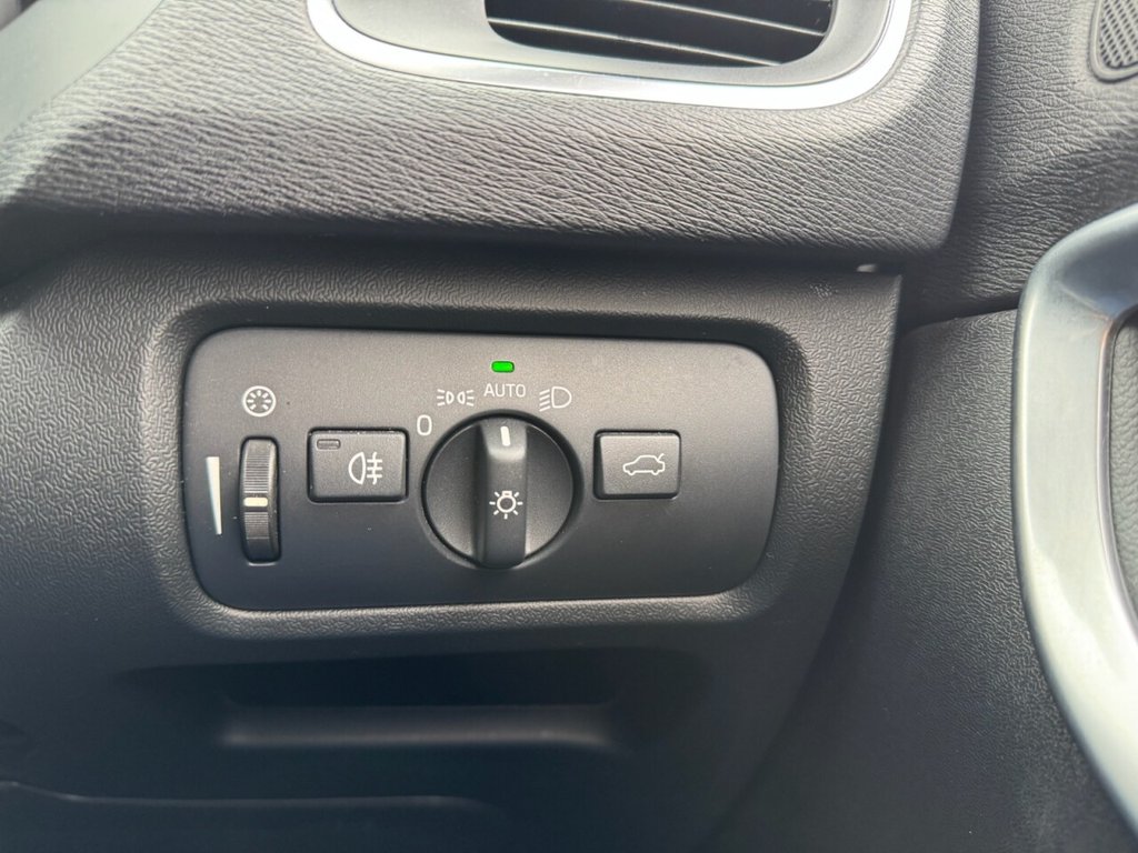 Used Volvo V40 Cross Country 2014 for sale - 76132678: Photo 19