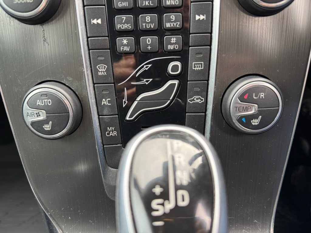 Used Volvo V40 Cross Country 2014 for sale - 76132678: Photo 24