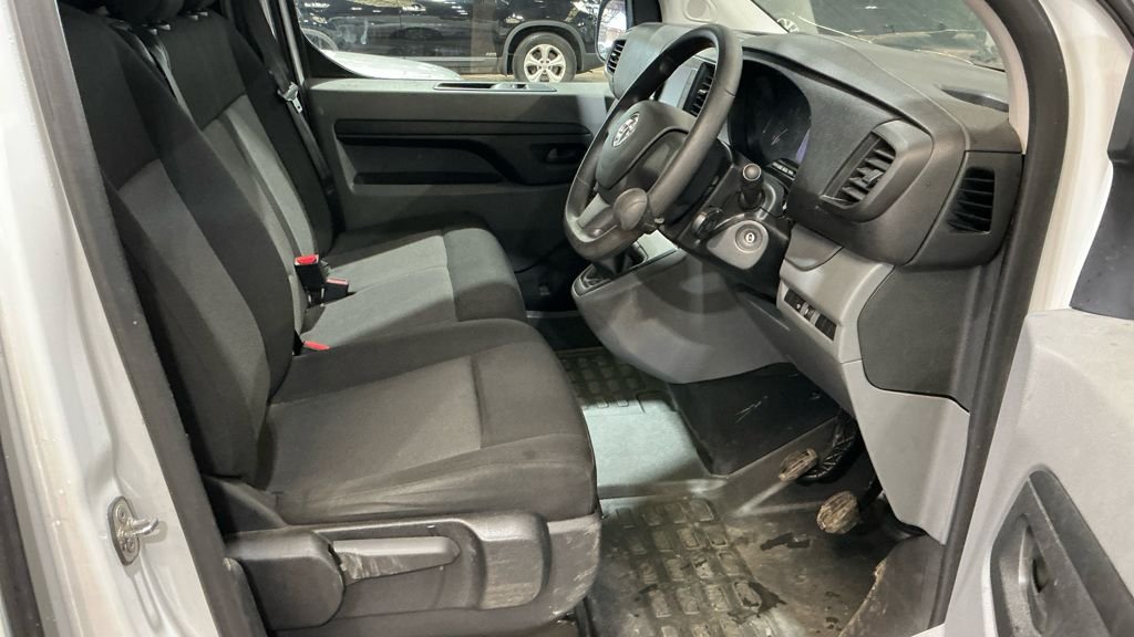 Used Vauxhall Vivaro 2022 for sale - 78083182: Photo 8