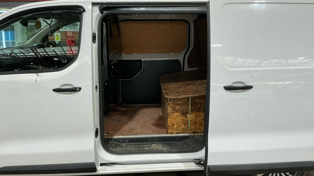 Used Vauxhall Vivaro 2022 for sale - 78083182: Photo 9