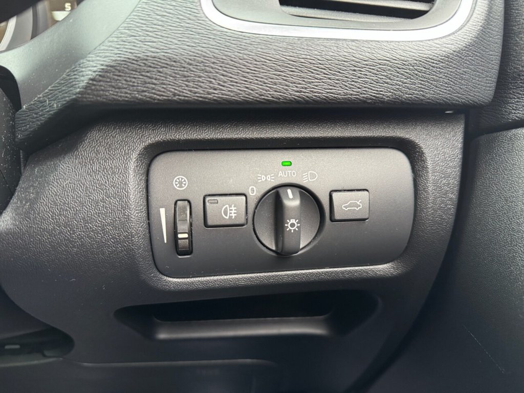 Used Volvo V40 2018 for sale - 77498955: Photo 27