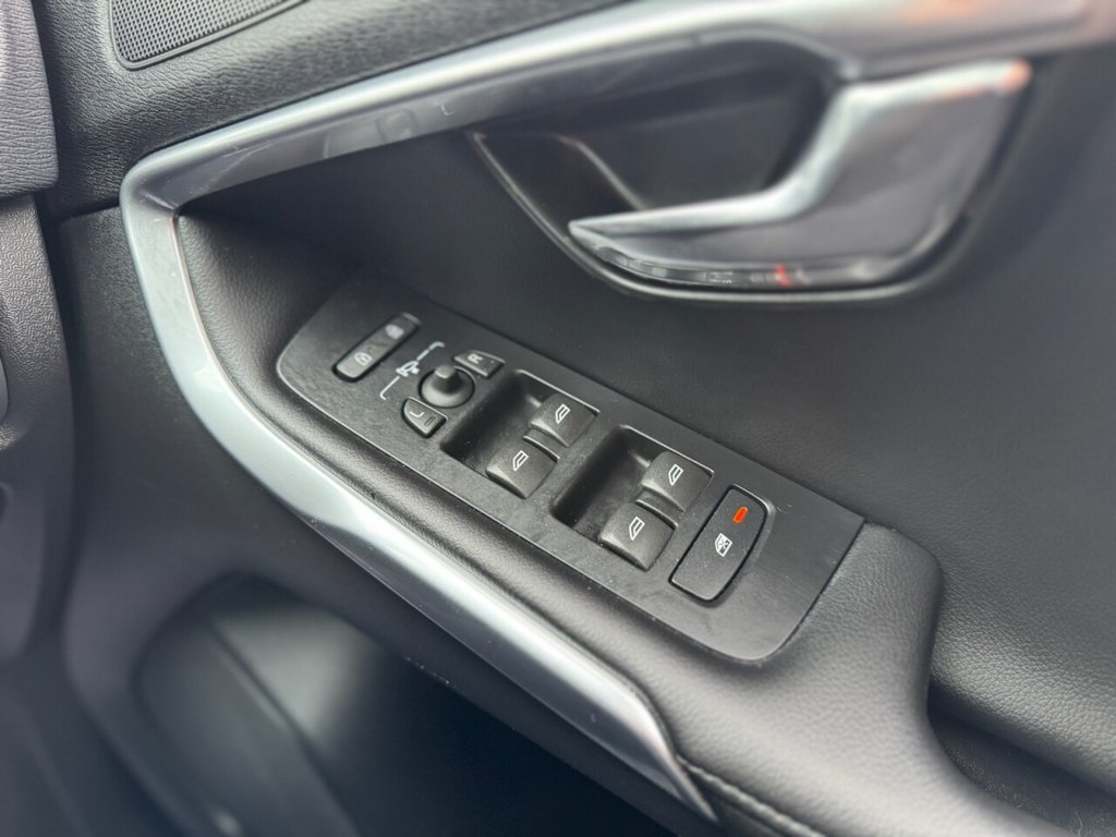 Used Volvo V40 2018 for sale - 77498955: Photo 28