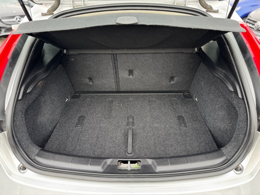 Used Volvo V40 2018 for sale - 77498955: Photo 29