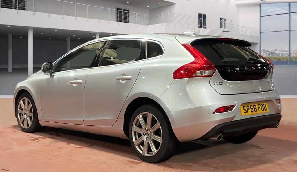 Used Volvo V40 2018 for sale - 77498955: Photo 3