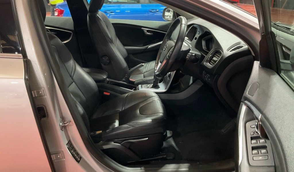 Used Volvo V40 2018 for sale - 77498955: Photo 9