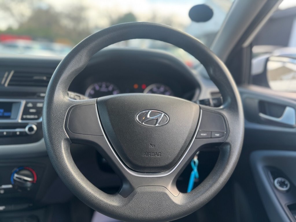 Used Hyundai i20 2015 for sale - 76417126: Photo 11