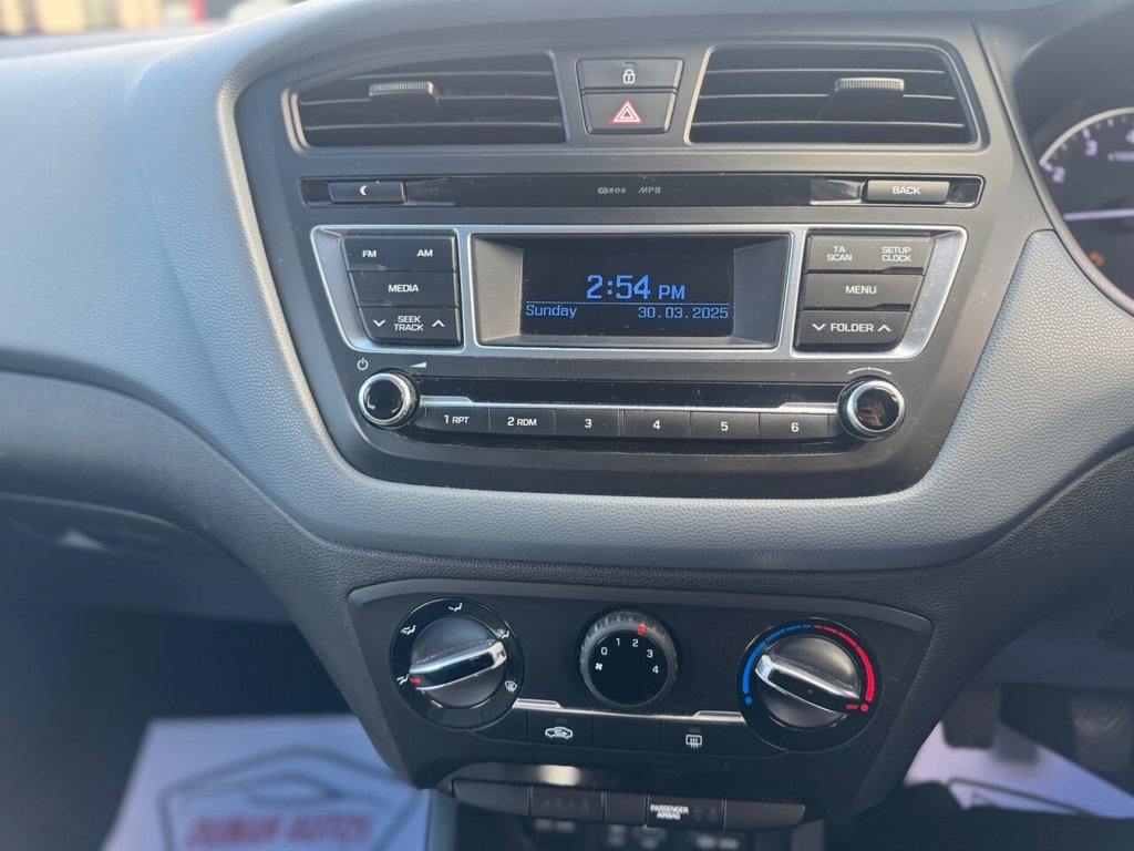 Used Hyundai i20 2015 for sale - 76417126: Photo 14