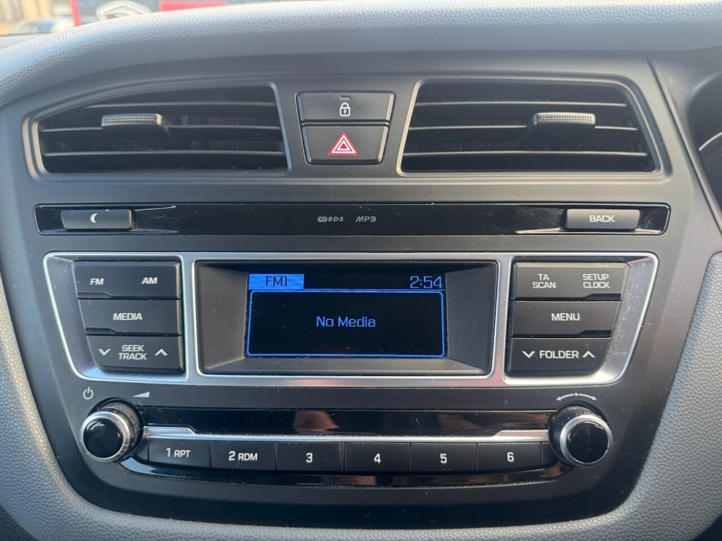 Used Hyundai i20 2015 for sale - 76417126: Photo 18