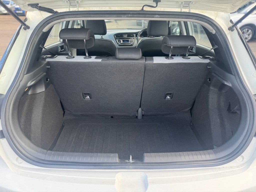 Used Hyundai i20 2015 for sale - 76417126: Photo 20