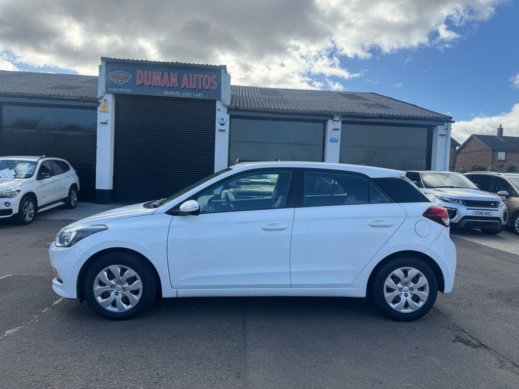 Used Hyundai i20 2015 for sale - 76417126: Photo 4