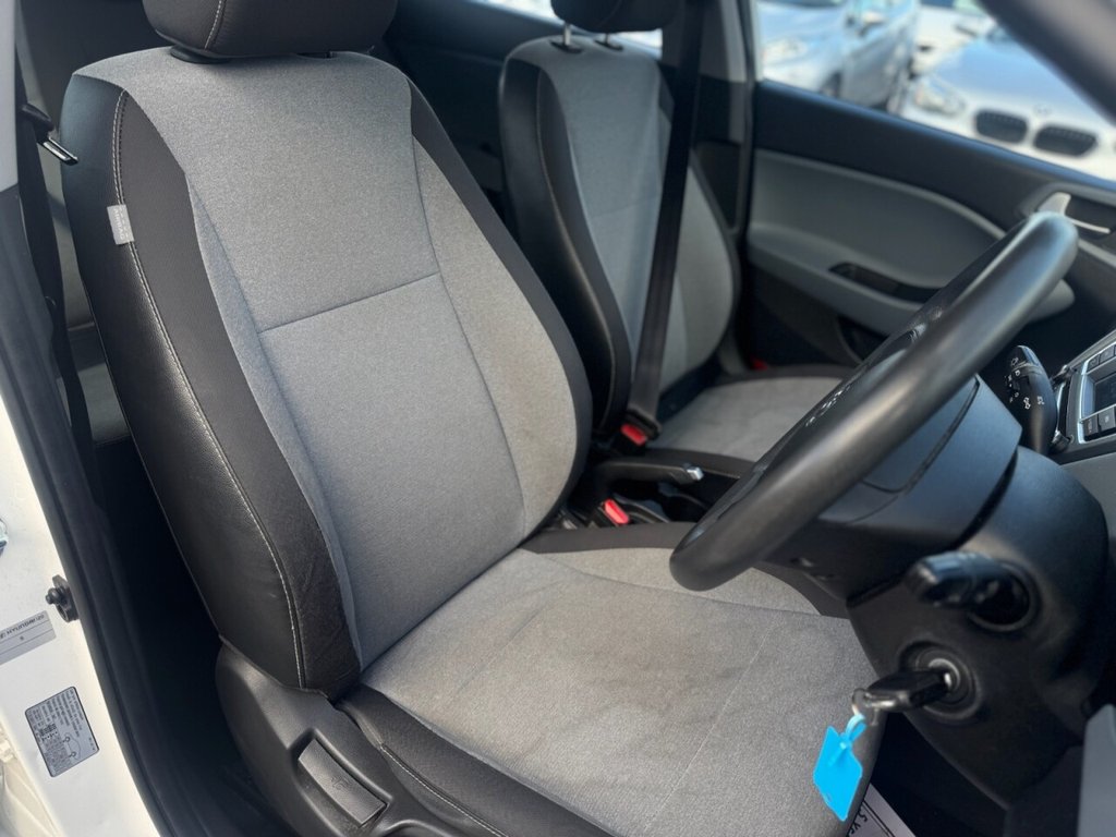 Used Hyundai i20 2015 for sale - 76417126: Photo 9