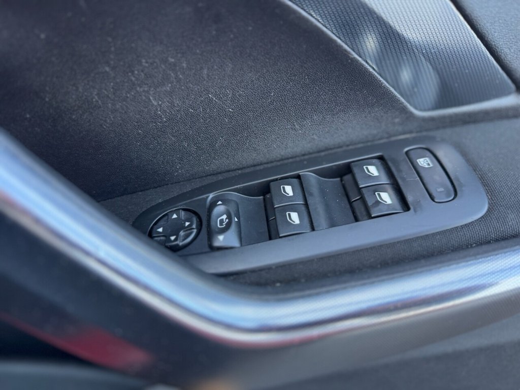 Used Peugeot 2008 2017 for sale - 77227368: Photo 23