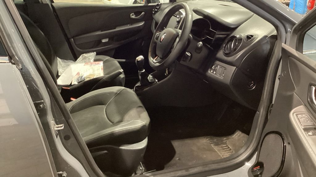 Used Renault Clio 2019 for sale - 77765331: Photo 4