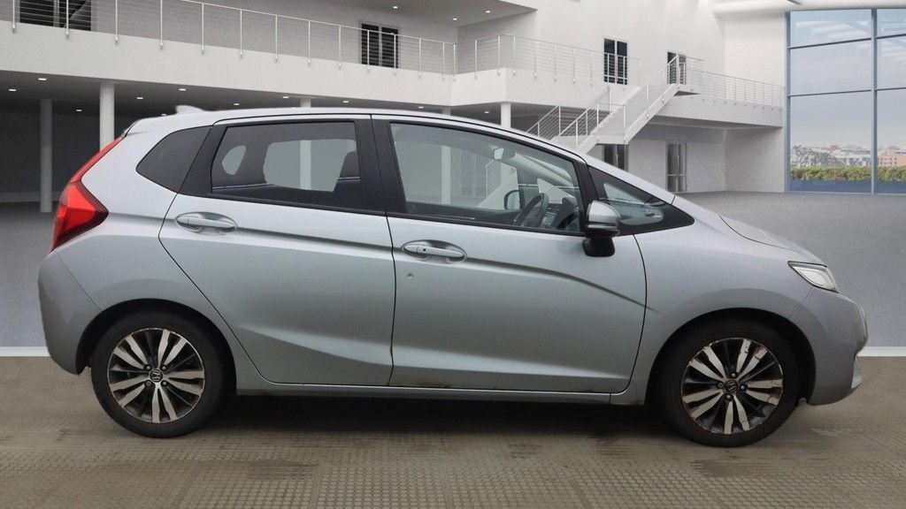 Used Honda Jazz 2015 for sale - 77981568: Photo 11
