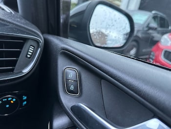 Used Ford Fiesta 2018 for sale - 77485039: Photo