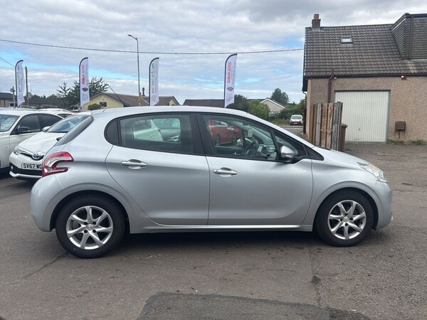 Used Peugeot 208 2014 for sale - 75653899: Photo 8