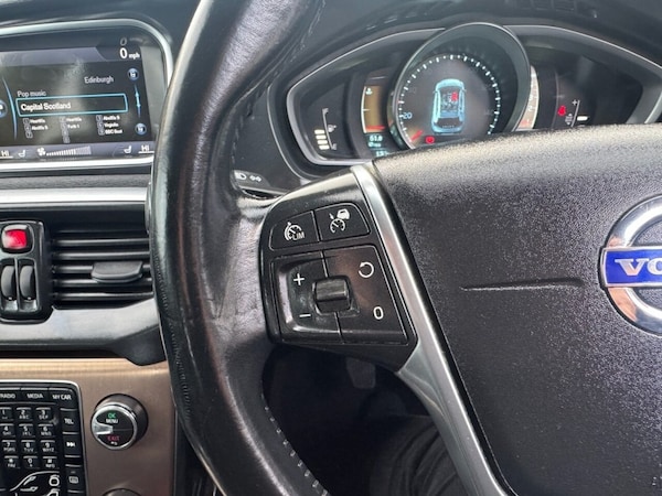 Used Volvo V40 Cross Country 2014 for sale - 73059427: Photo 16