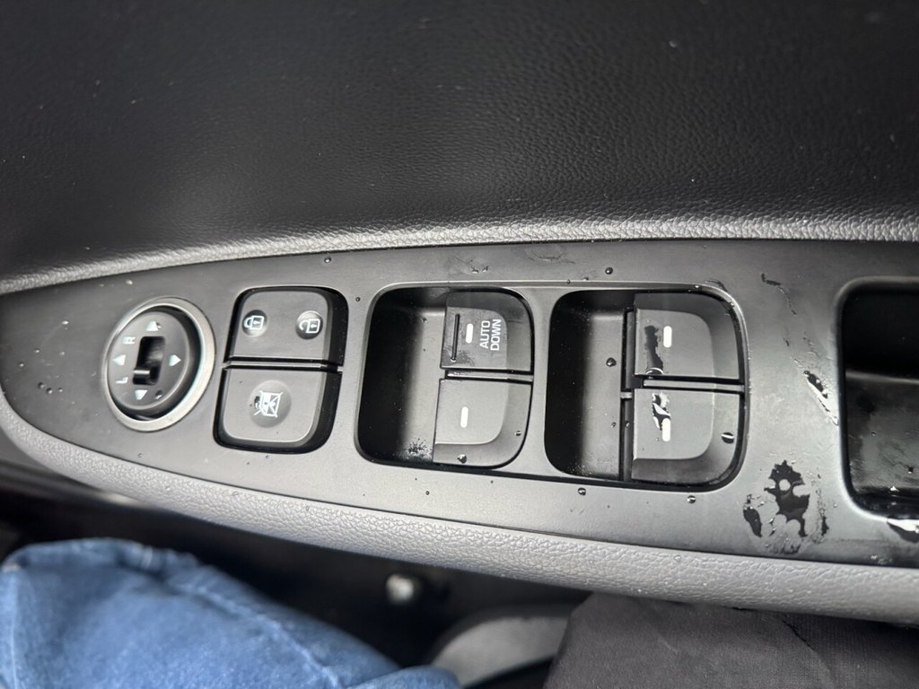 Used Hyundai i10 2017 for sale - 76080768: Photo 19