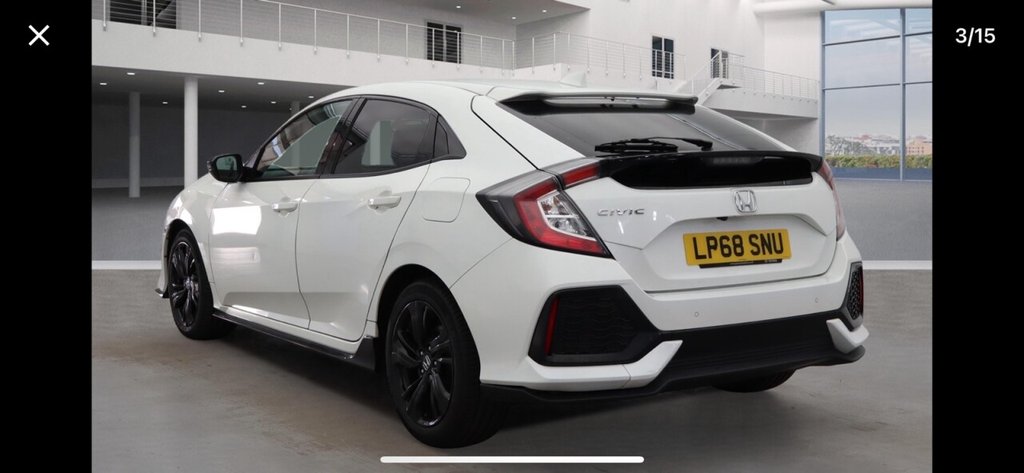 Used Honda Civic 2018 for sale - 76509848: Photo 3