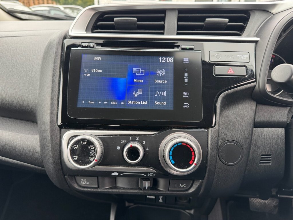 Used Honda Jazz 2019 for sale - 76132497: Photo 18