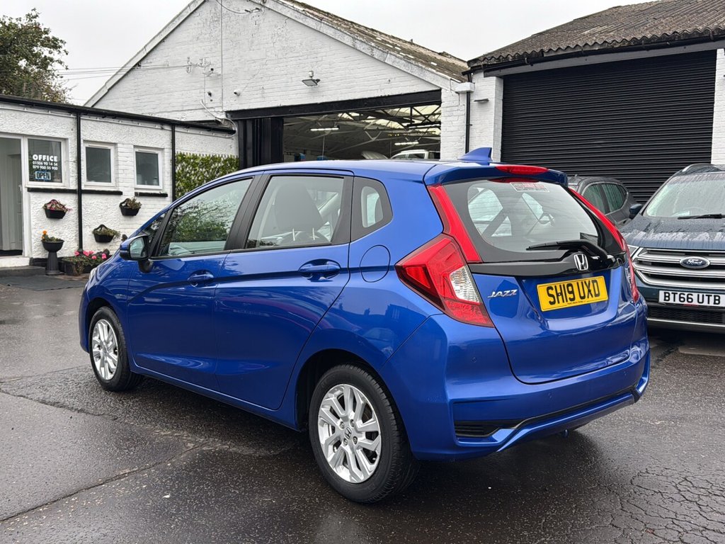 Used Honda Jazz 2019 for sale - 76132497: Photo 5