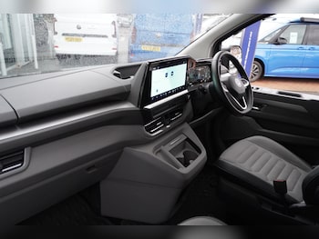 Used Volkswagen Transporter Shuttle 2025 for sale - 78347175: Photo