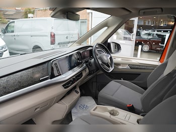 Used Volkswagen Multivan 2022 for sale - 78903833: Photo