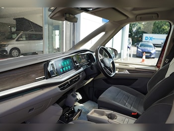 Used Volkswagen Multivan 2024 for sale - 78987546: Photo