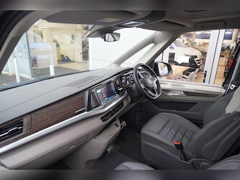 Used Volkswagen Multivan 2024 for sale - 78347167: Photo