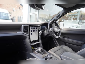 Used Volkswagen Amarok 2024 for sale - 78347632: Photo