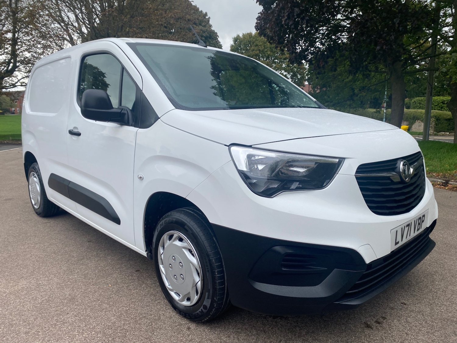 Used Vauxhall Combo 2021 for sale - 76339977: Photo 1