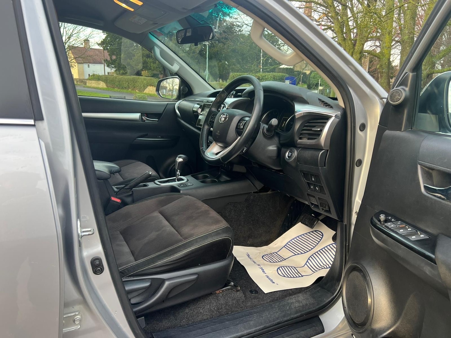 Used Toyota Hilux 2018 for sale - 76959881: Photo 11