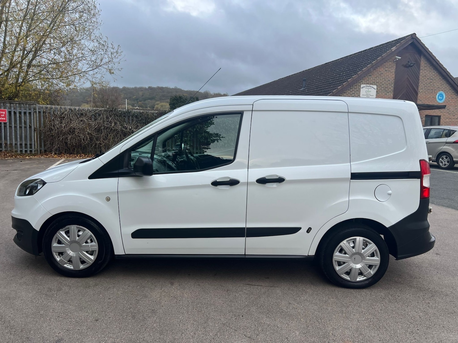 Used Ford Transit Courier 2018 for sale - 76517745: Photo 4