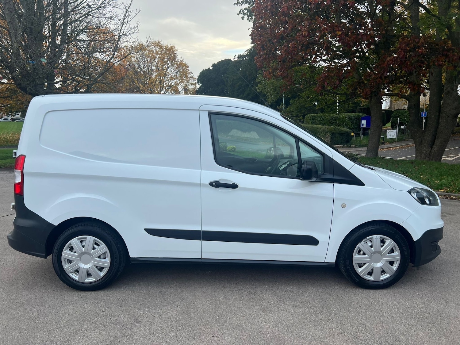 Used Ford Transit Courier 2018 for sale - 76517745: Photo 8