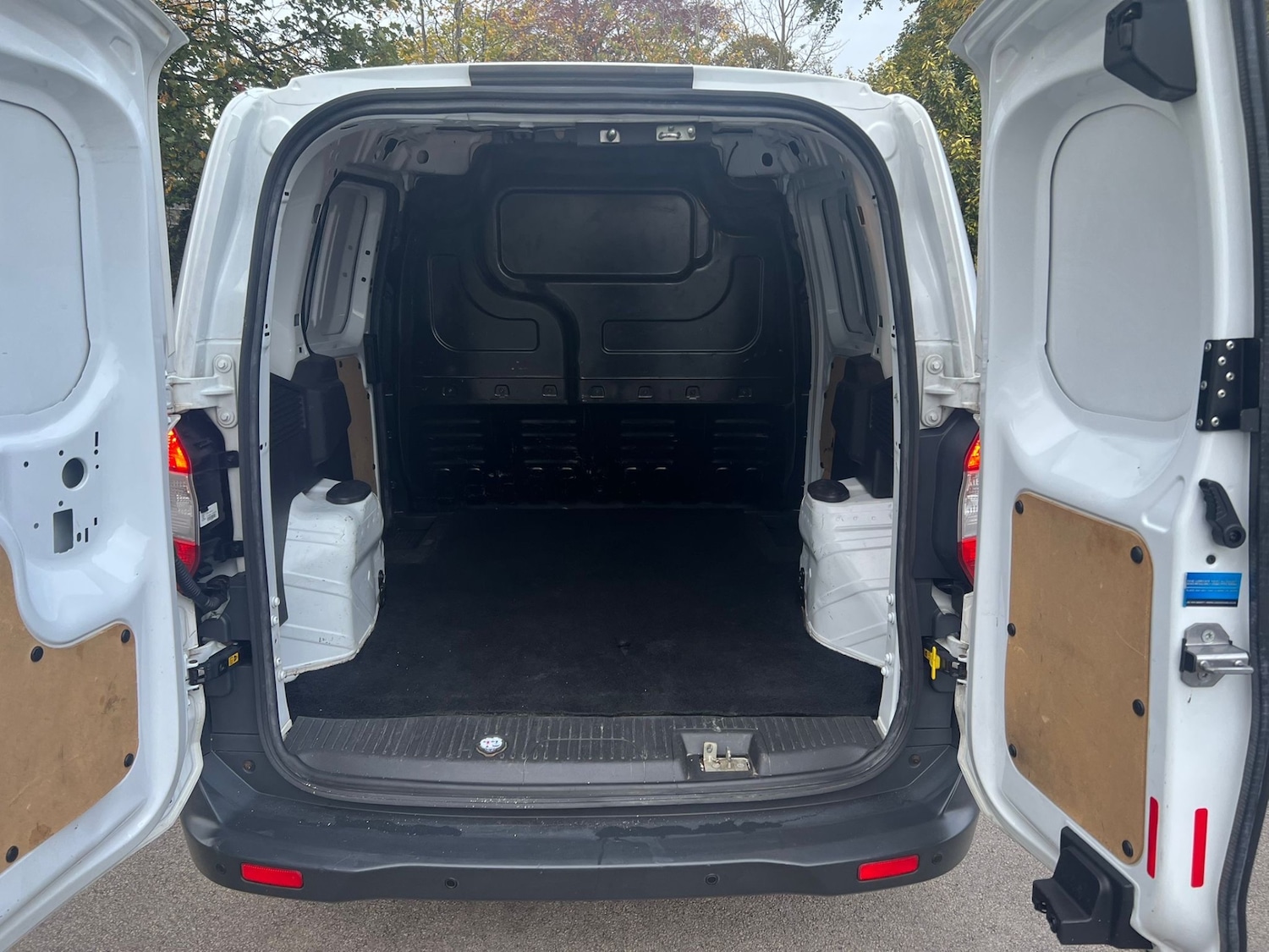 Used Ford Transit Courier 2018 for sale - 76517745: Photo 9