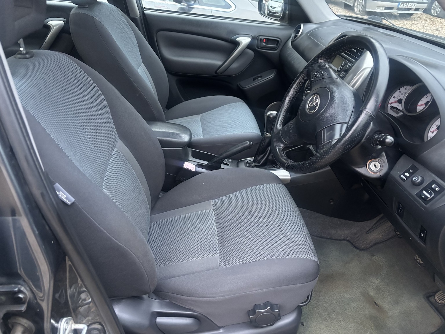 Used Toyota RAV4 2003 for sale - 76397022: Photo 5