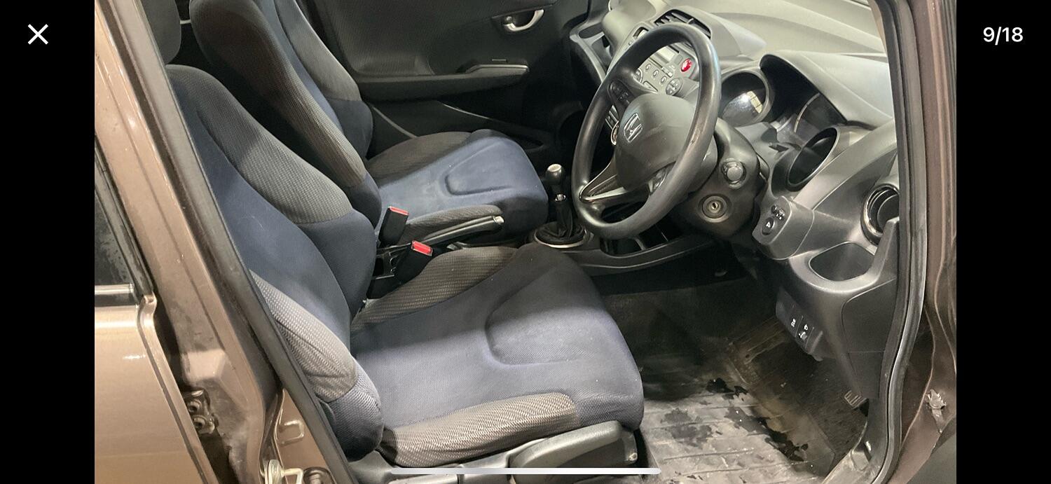 Used Honda Jazz 2011 for sale - 77464820: Photo 2