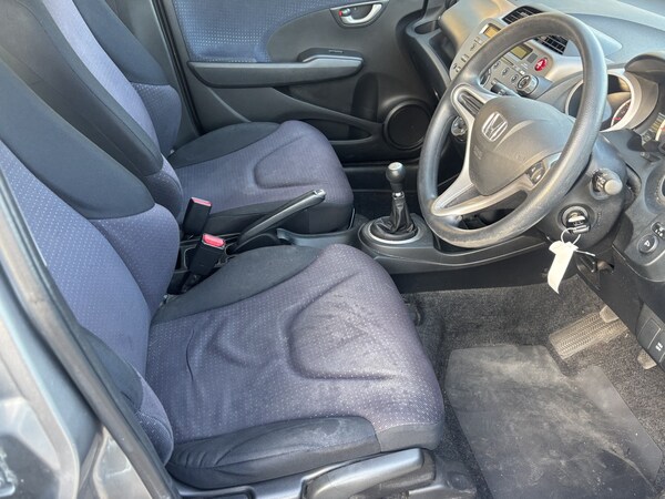 Used Honda Jazz 2010 for sale - 76237135: Photo 2
