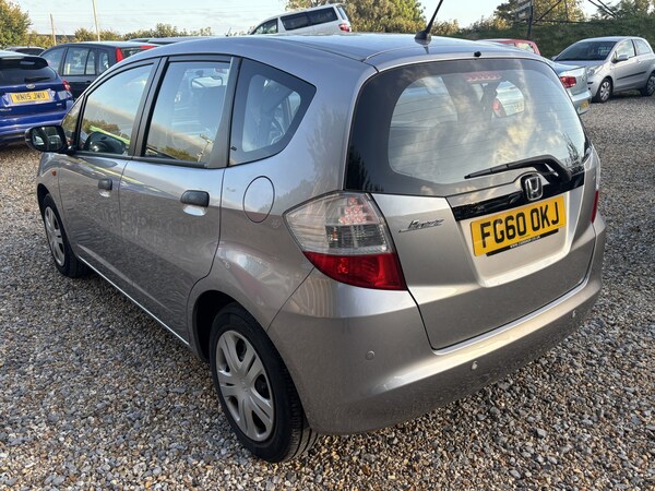 Used Honda Jazz 2010 for sale - 76237135: Photo 4