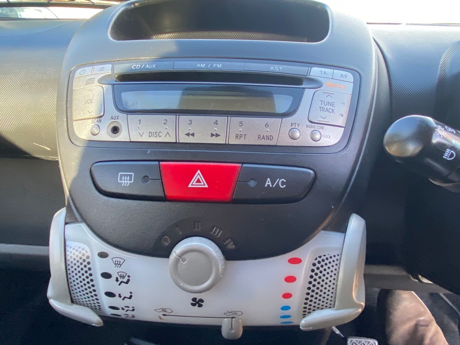 Used Peugeot 107 2012 for sale - 76649817: Photo 2