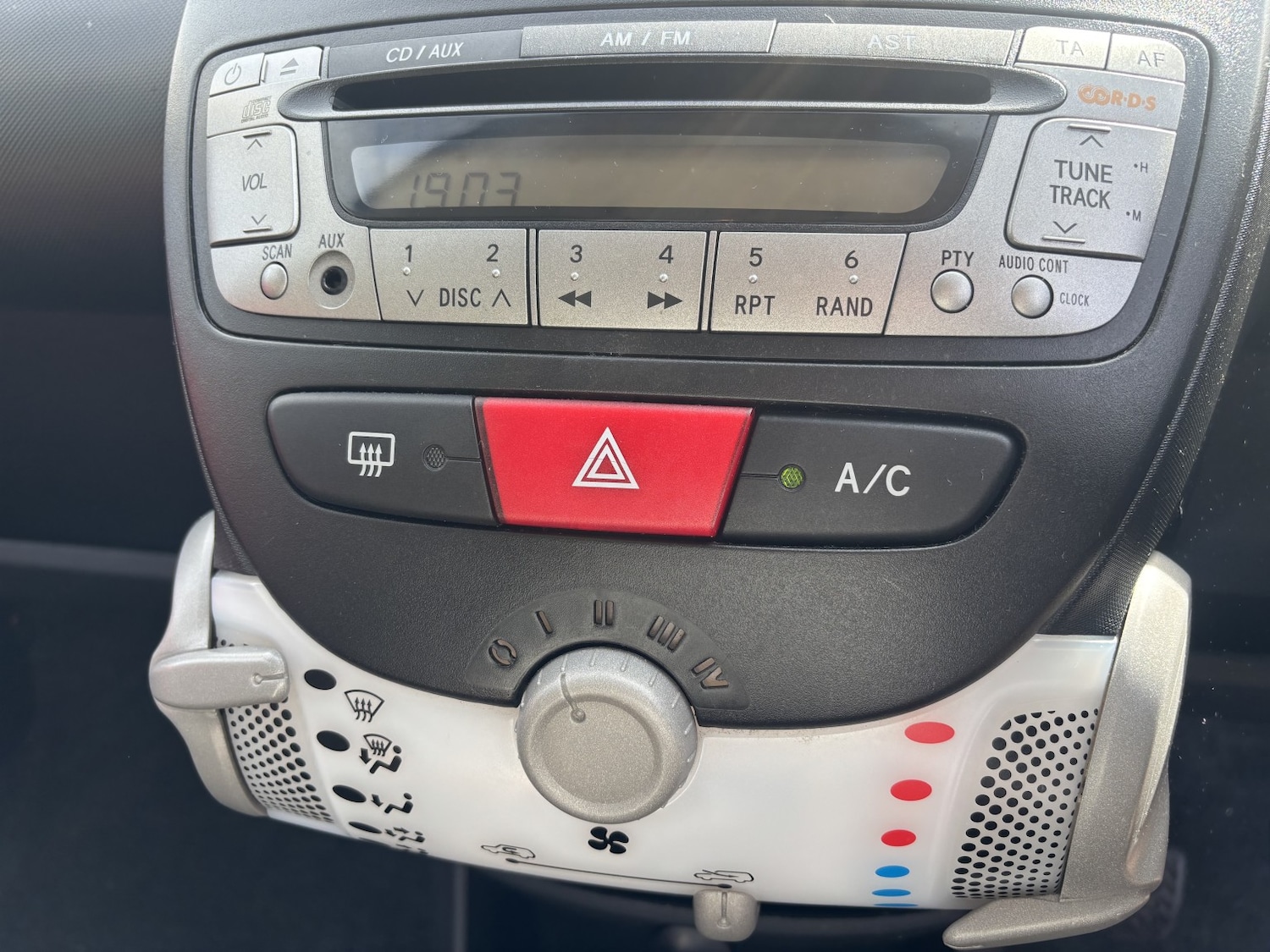 Used Peugeot 107 2013 for sale - 76128873: Photo 4