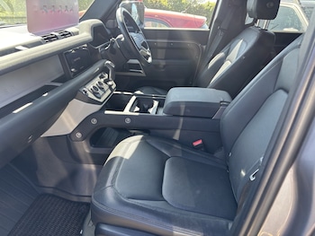 Used Land Rover Defender 110 2022 for sale - 78316847: Photo