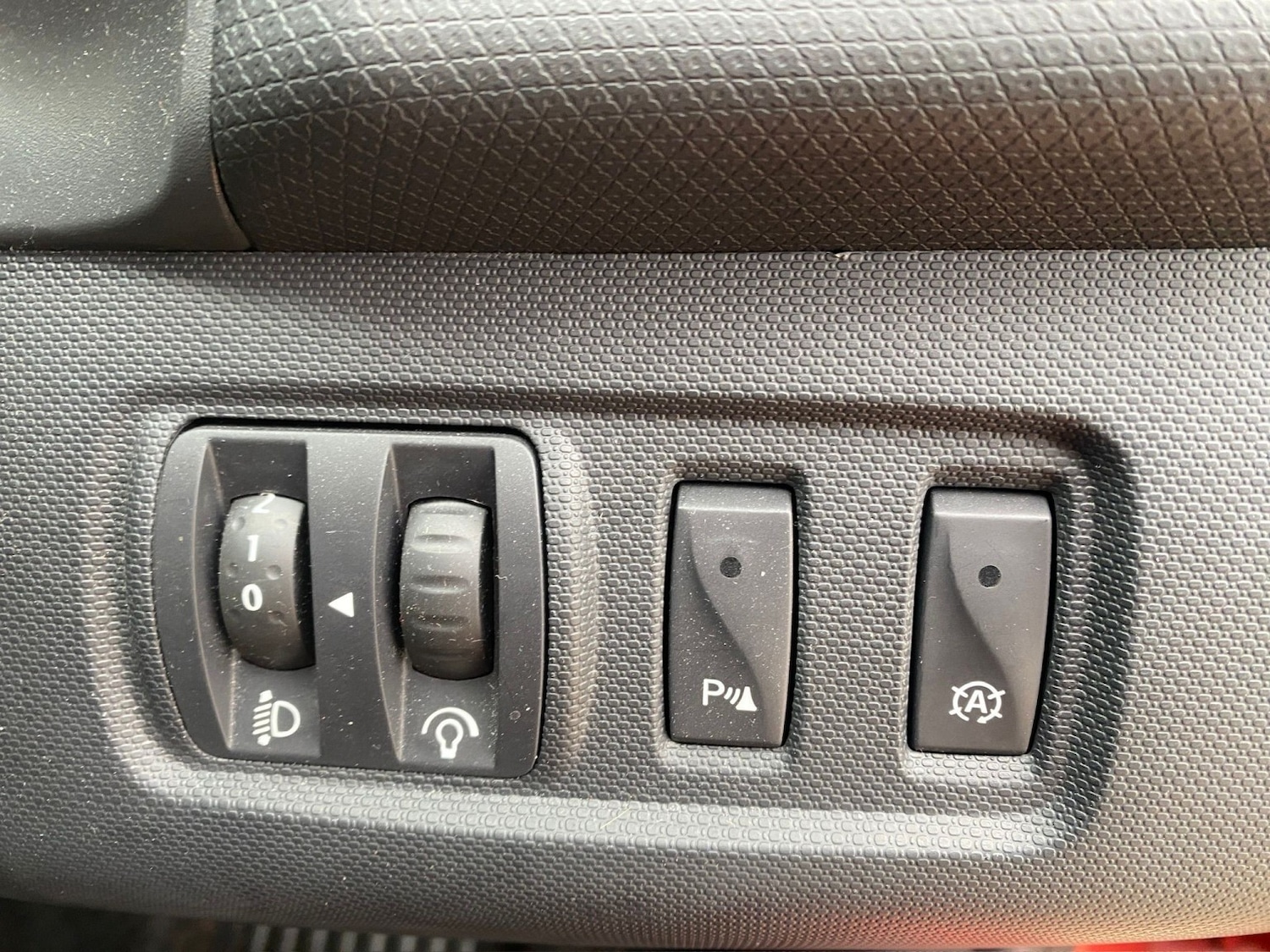 Used Renault Clio 2015 for sale - 78025730: Photo 6