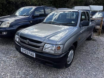 Used Toyota Hilux 2003 for sale - 79611219: Photo