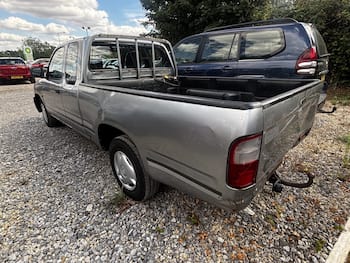 Used Toyota Hilux 2003 for sale - 79611219: Photo