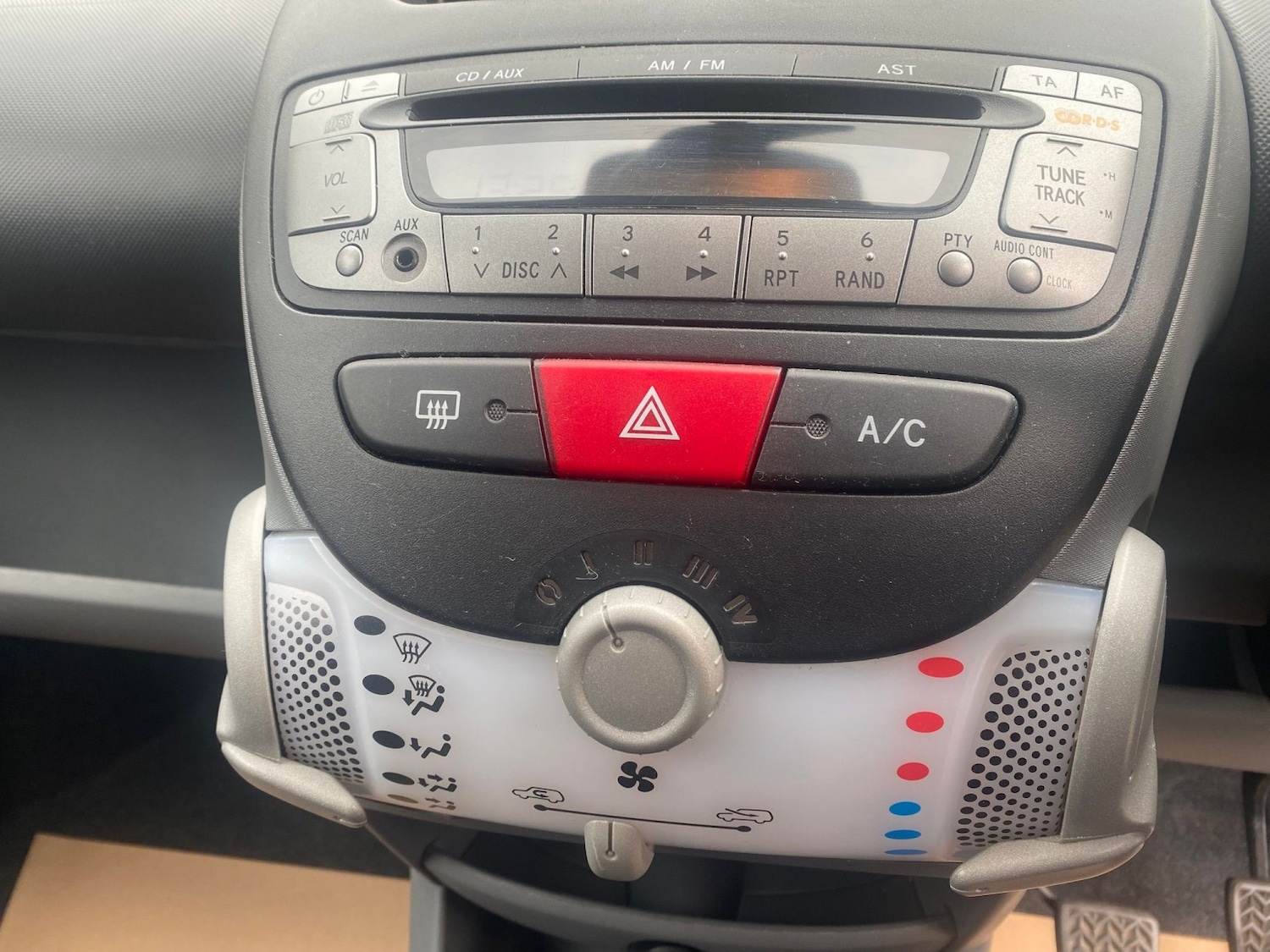 Used Toyota AYGO 2012 for sale - 75789368: Photo 13